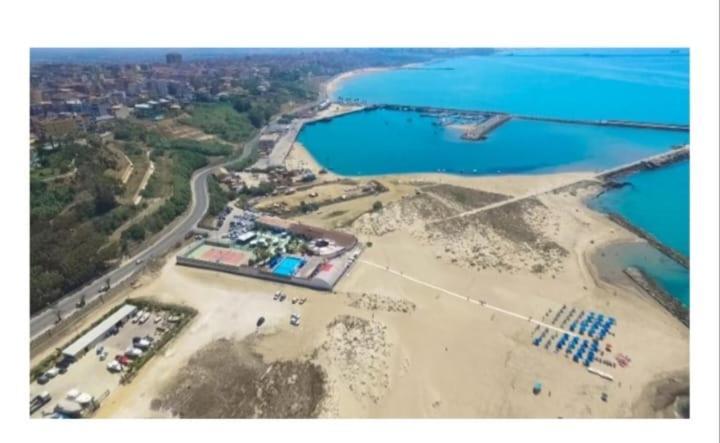 Le Dimore Di Ulisse A Gela - Casa Vacanza B&B - La Nave Greca Extérieur photo